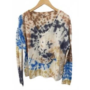 NEW LOVE TANJANE women's tie dye v-neck sweater in biarritz